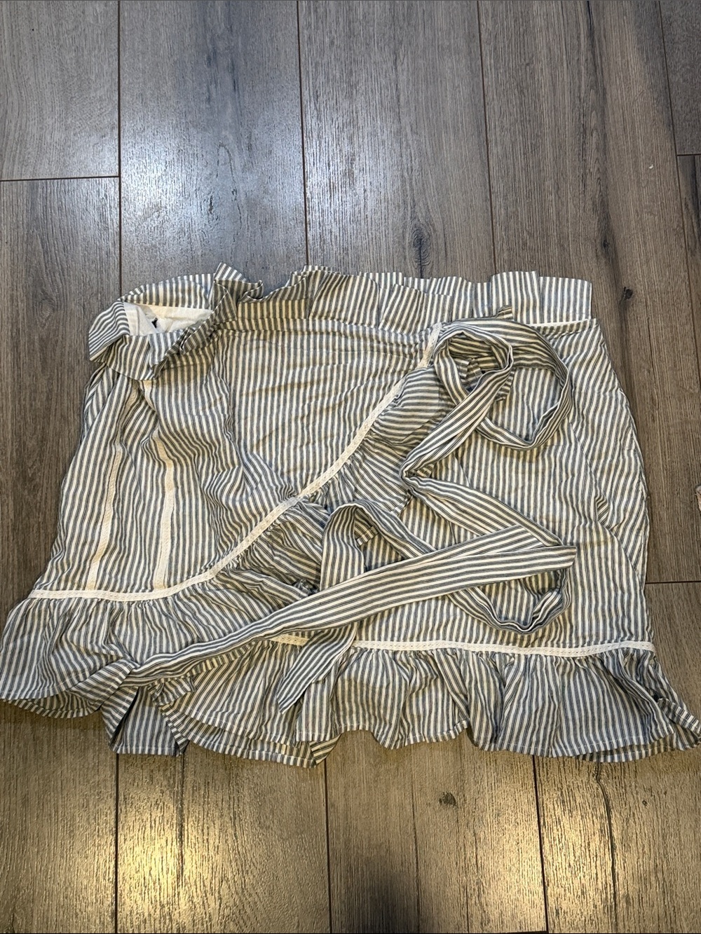 Tularosa Striped Wrap Mini Skirt - White & Light Gray/Blue XL